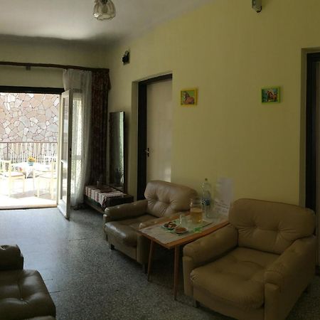 Nyarfa Apartment เคสเท ภายนอก รูปภาพ