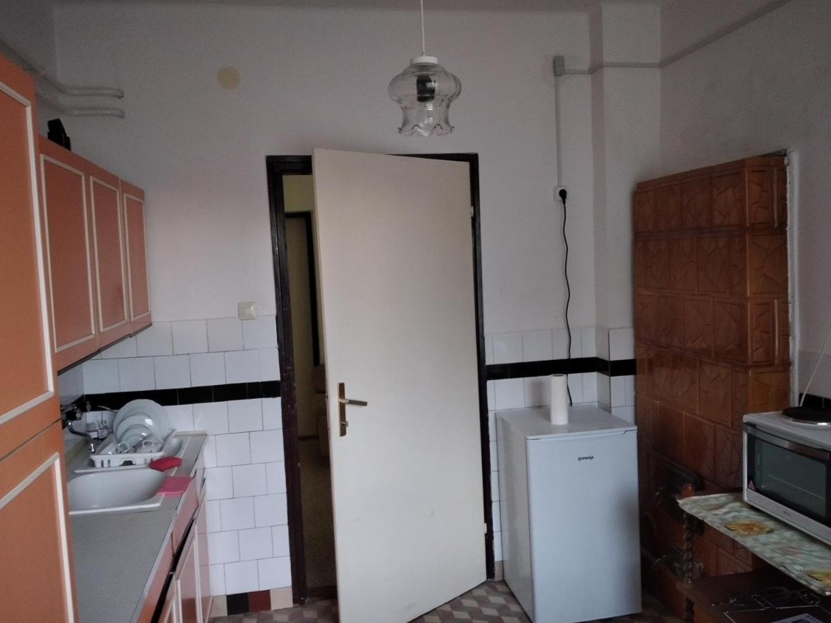 Nyarfa Apartment เคสเท ภายนอก รูปภาพ